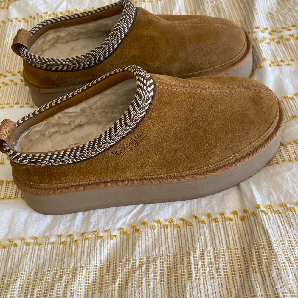 Koolaburra Brown Suede Winter Boots